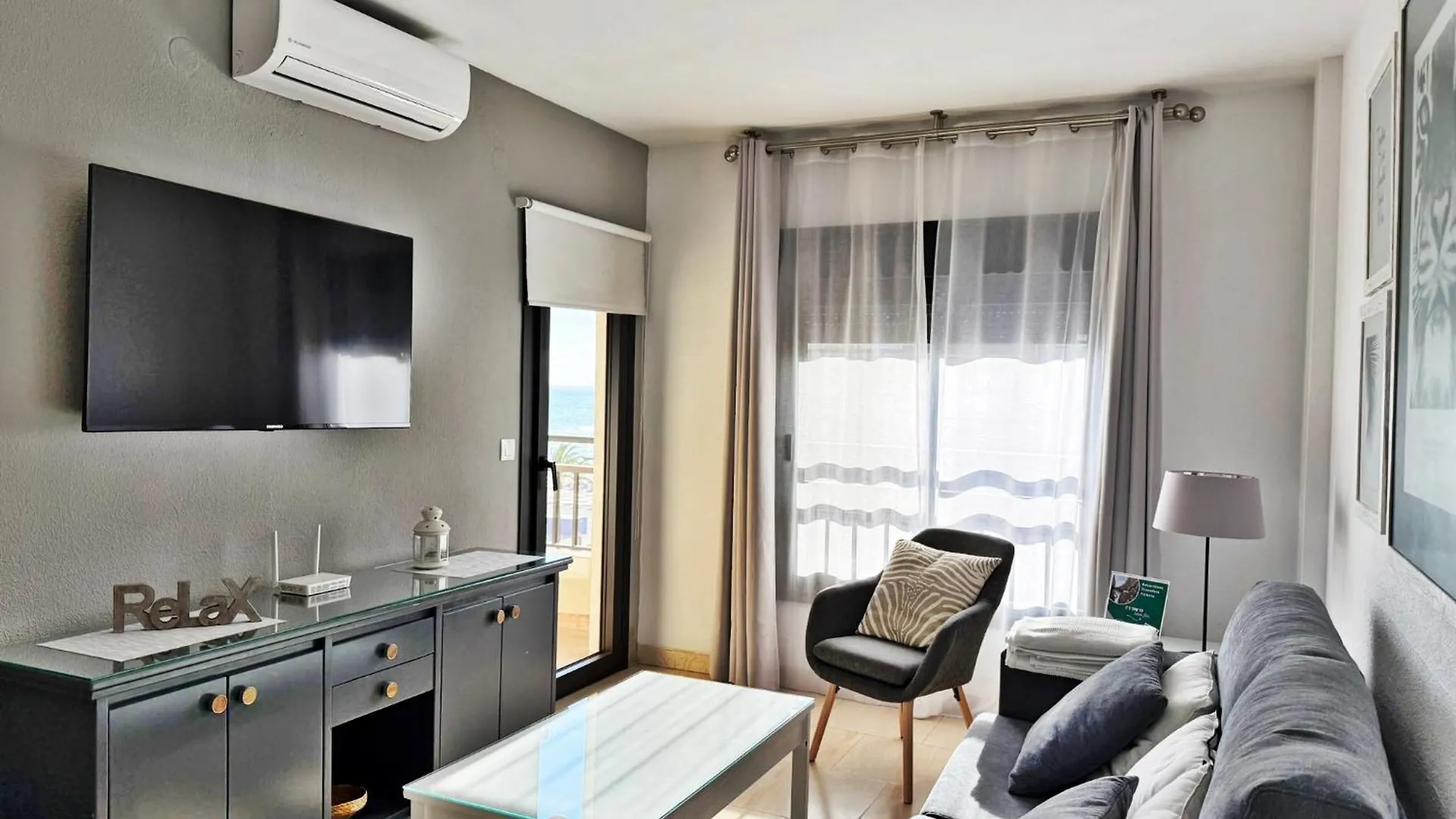 Apartamento En Primera Linea Con Vistas Al Mar contacts